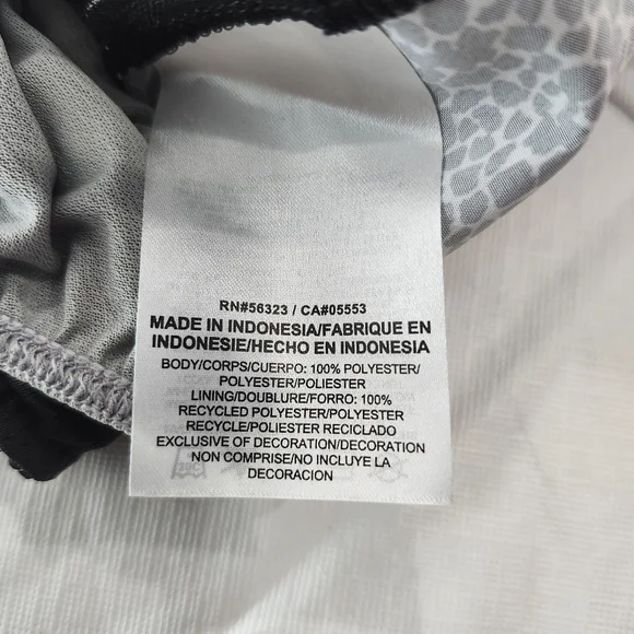 Nike Size Small Women's Black and White Running Shorts - Picture 9 of 9